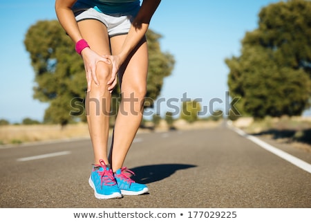 female-runner-knee-injury-pain-450w-177029225.jpg