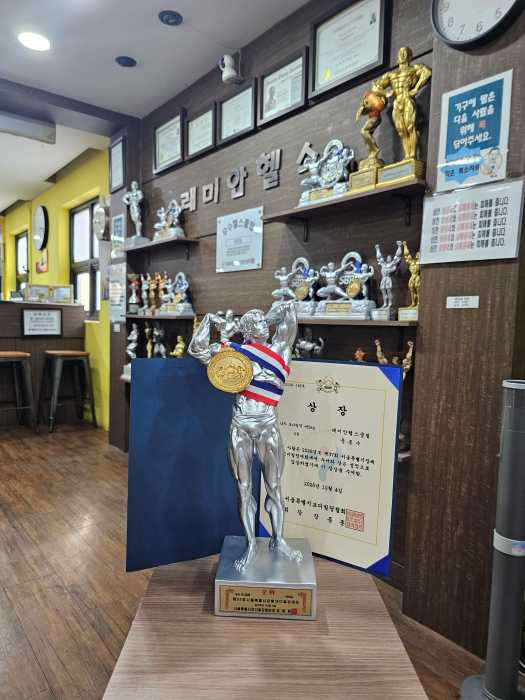 몸빼관장, 제37회 서울시장배 보디빌딩대회 2위 입상 - 공덕동 헬스장 래미안헬스 - 1 - 20261005165024